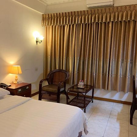 Chung Hsin Hotel 中信酒店 Phnompenh Exteriér fotografie